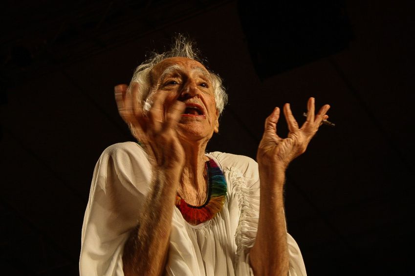 Foto de arquivo sem data do dramaturgo José Celso Martinez Corrêa, o Zé Celso, em apresentação no Teatro Oficina, em São Paulo. / ALLAN CALISTO/SEM DATA DEFINIDA/AGÊNCIA F8/ESTADÃO CONTEÚDO