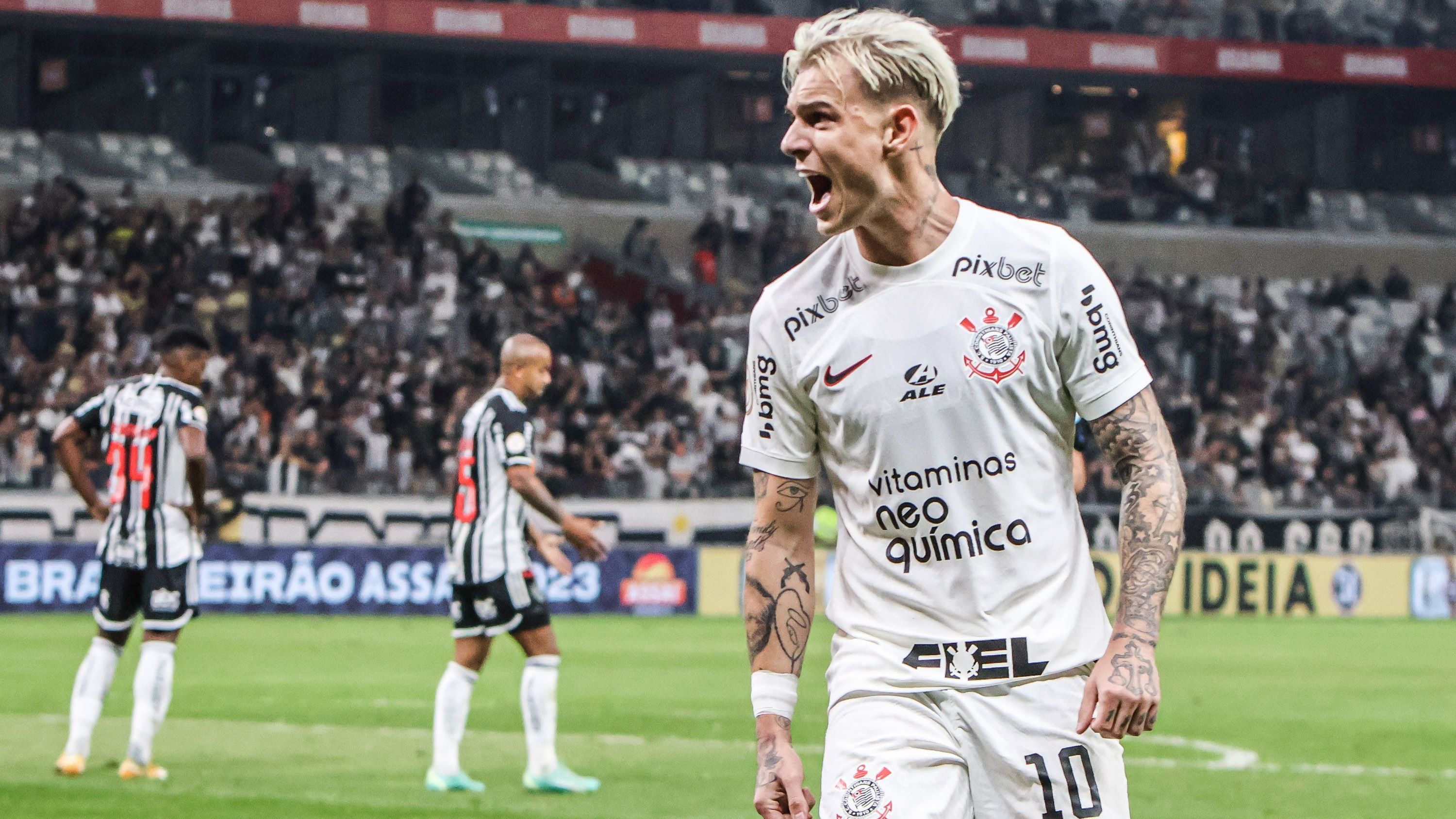 Róger Guedes comemora o gol do Corinthians no Mineirão