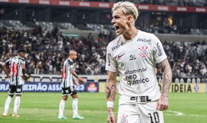 Róger Guedes comemora o gol do Corinthians no Mineirão