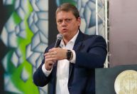 À CNN, Tarcísio desconversa sobre data de filiação ao PL: “Não neste momento”