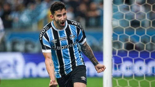 Villasanti comemora o gol do Grêmio sobre o Bahia