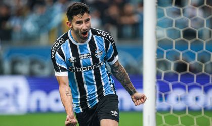 Villasanti comemora o gol do Grêmio sobre o Bahia