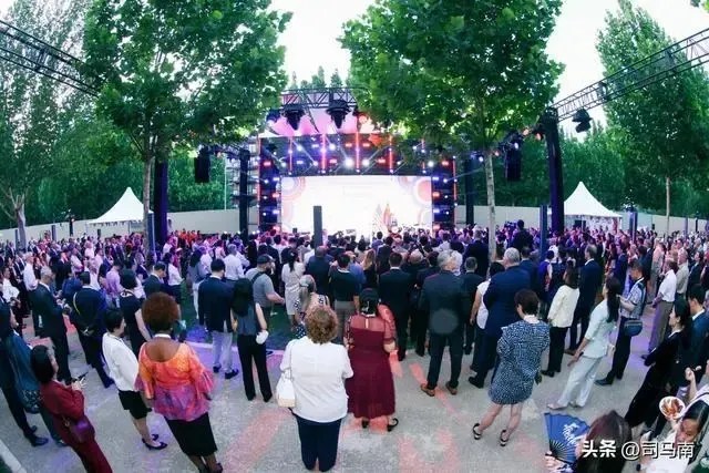 Sima Nan, patriota chinês e crítico dos EUA, elogiou a festa, comida e energia positiva das celebrações de 4 de Julho na embaixada dos EUA em Pequim / Reprodução/Blog Sima Nan