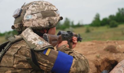 Mulheres com formação médica devem se inscrever no serviço militar, diz Ucrânia