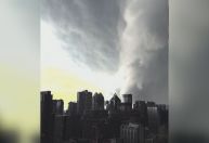 Nuvem gigante se forma durante passagem de tornado no Canadá; veja