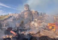 Incêndio atinge templo no noroeste da China e queima estátua gigante de Buda
