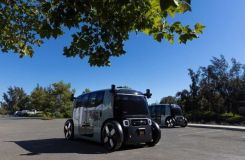 A empresa de transporte Zoox testou recentemente um robô-táxi elétrico autônomo