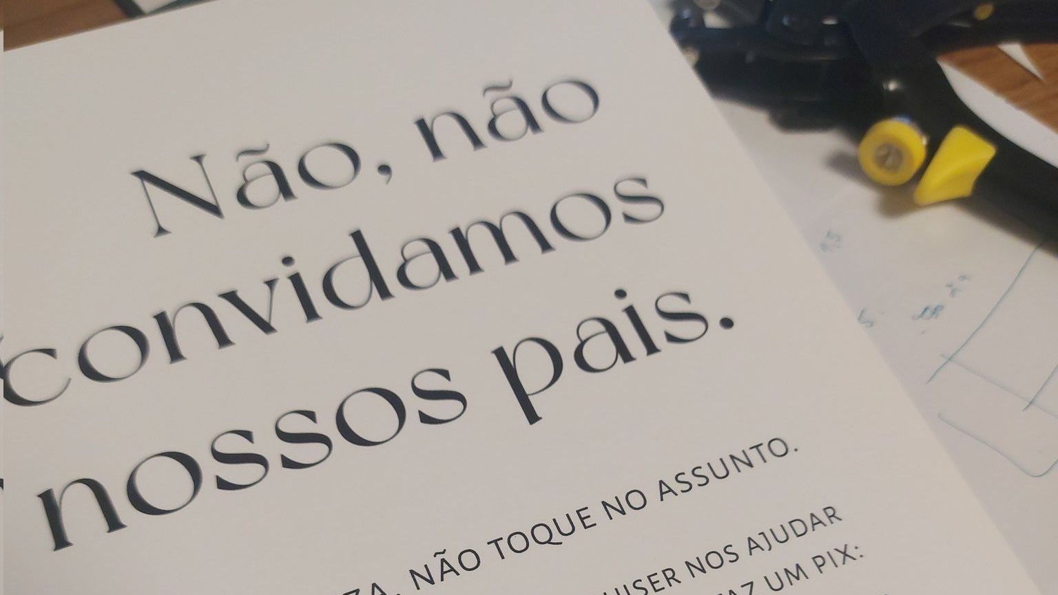 Casal não convida os pais para seu casamento e gera polêmica na web