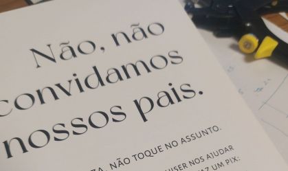 Casal não convida os pais para casamento, pede Pix e viraliza nas redes sociais