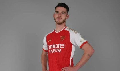 O inglês Declan Rice com a camisa do Arsenal
