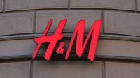 H&M chega ao Brasil com discurso humilde e promessa de preços acessíveis
