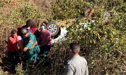 Motorista de aplicativo fez carro capotar e fingiu que havia morrido para escapar dos bandidos que a estupraram