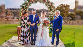 Randolfe e sua esposa Priscila ao lado dos seus padrinhos de casamento, Lula e Janja