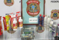 Espanhol é preso no Galeão com 8 kg de cocaína líquida em frascos do Homem-Aranha e de vitamina