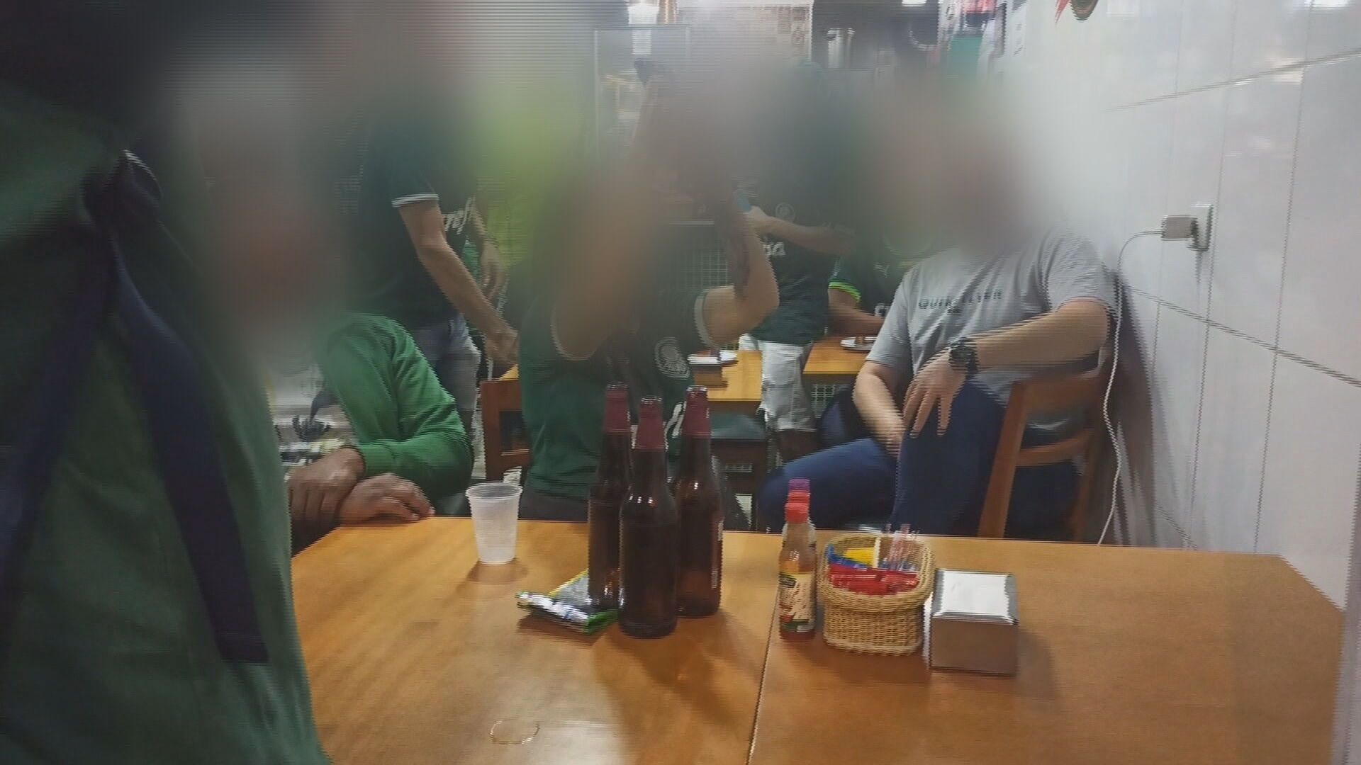 Comerciantes vendem bebidas alcóolicas no entorno do Allianz Parque mesmo com proibição da Prefeitura de São Paulo