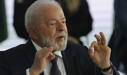 Lula se reúne com ministro da Defesa, que pede mais verbas para as Forças Armadas