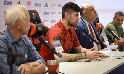 Agustín Rossi é apresentado oficialmente pelo Flamengo