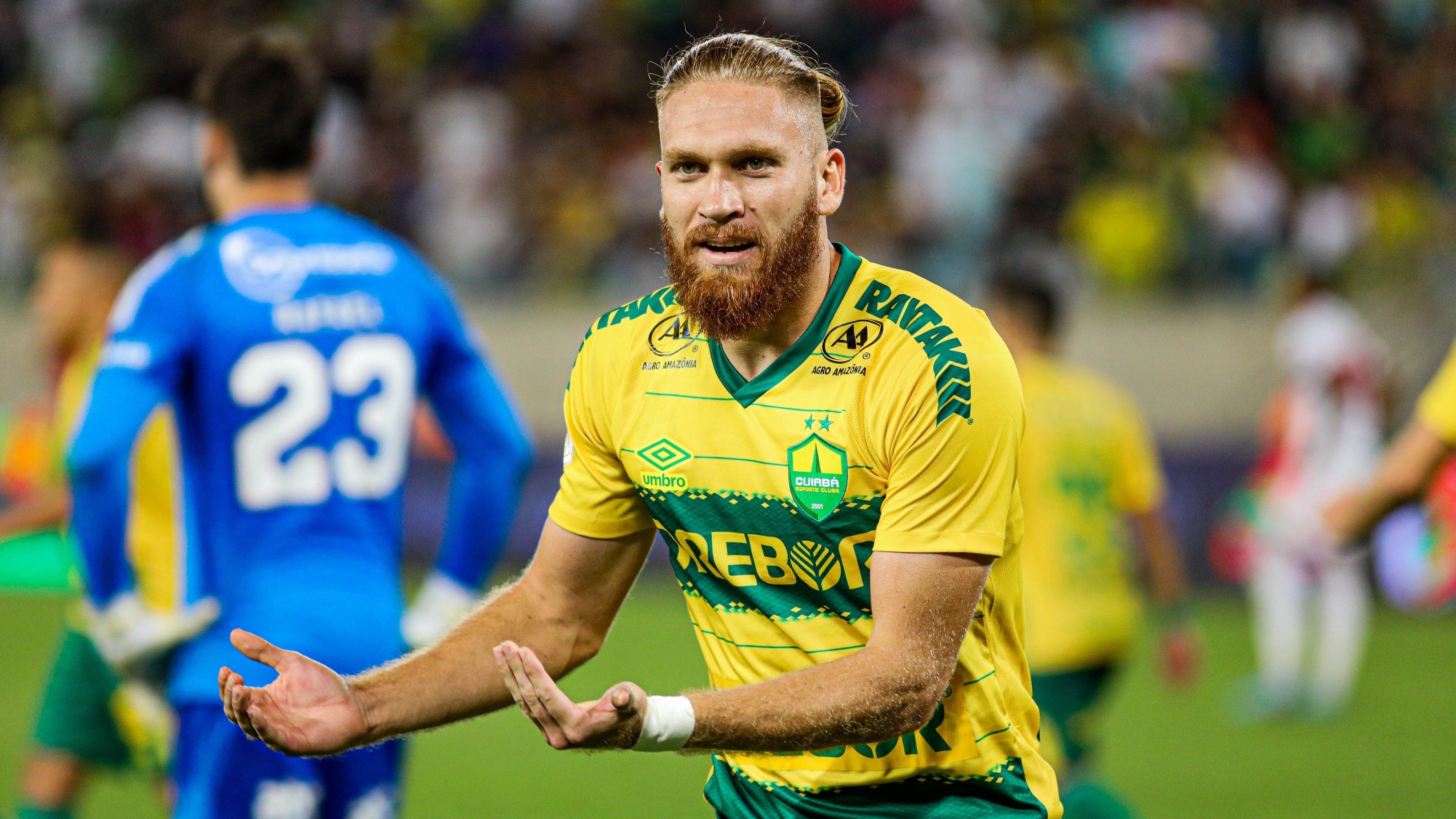 Isidro Pitta comemora gol marcado contra o São Paulo