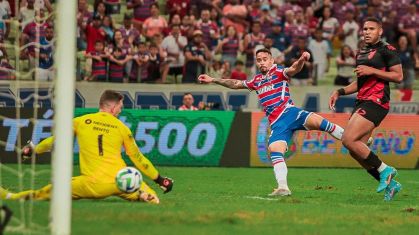 Yago Pikachu marcou o gol da vitória do Fortaleza sobre o Athletico-PR, no Castelão
