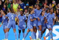 França vence o Brasil por 2 a 1 e assume a liderança do grupo F