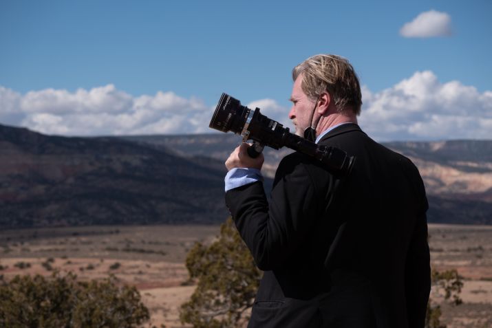 Escritor, diretor e produtor Christopher Nolan no set de "Oppenheimer" / Divulgação/Universal Pictures