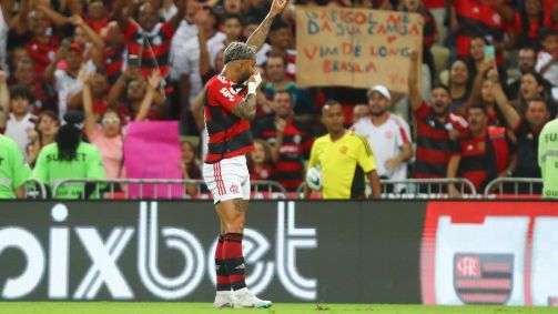 Gabigol comemora seu 150º gol com a camisa do Flamengo