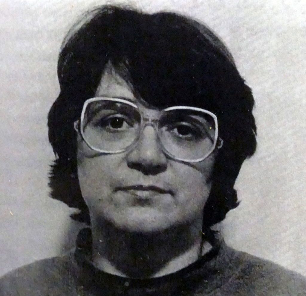 Fotografia de Rosemary West. Rosemary Pauline "Rose" West (1953-) uma serial killer britânica que, junto de seu marido Fred West (1941-1995), cometeu pelo menos 12 assassinatos entre 1967 e 1987. / Universal History Archive/ Universal Images Group via Getty Images
