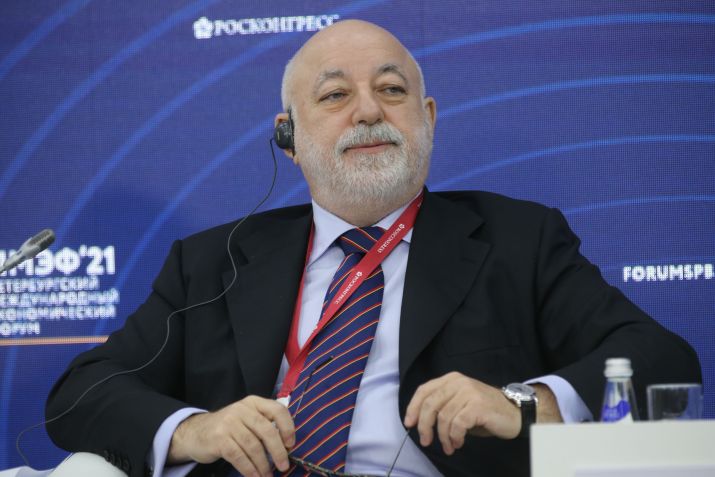 O bilionário e empresário russo Viktor Vekselberg visto durante o 24º Fórum Econômico Internacional de São Petersburgo, em 3 de junho de 2021, em São Petersburgo, Rússia. / Mikhail Svetlov/Getty Images