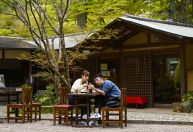 Cidade japonesa é criticada após aconselhar grávidas a cozinhar, lavar e fazer massagens nos maridos