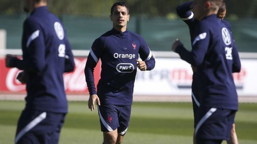 Ben Yedder em treinamento com a seleção da França