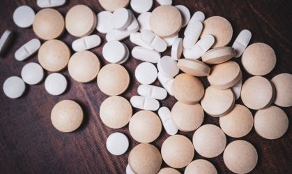 Austrália se torna 1º país do mundo a autorizar prescrição de ecstasy para tratamento de transtornos mentais