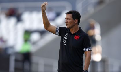 Zé Ricardo fazia boa campanha pelo Vasco na Série B de 2022 quando aceitou proposta de time japonês