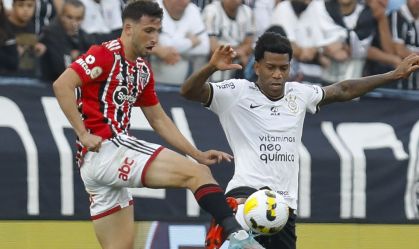 Corinthians e São Paulo em partida do primeiro turno do Brasileirão