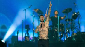 Adam Levine se apresenta com o Maroon 5 no Hayarkon Park, em maio de 2022, em Tel Aviv, Israel.
