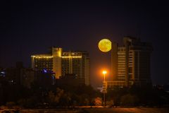 Imagem da Superlua em Bagda, no Iraque