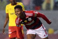 Flamengo tem proposta por Matheus França e vê Claudinho e De La Cruz “difíceis”