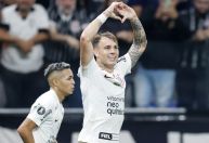 Aceita PIX? Róger Guedes recebe pagamentos de torcedores do Corinthians, em meio a possível saída