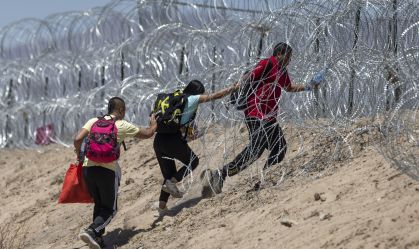Governo Biden e grupos civis entram com ação para barrar lei sobre imigrantes de Iowa