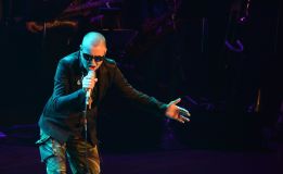 cantora Sinead O&#039;Connor se apresenta no show &quot;Here But I&#039;m Gone: A 70th Birthday Tribute to Curtis Mayfield&quot; no Avery Fisher Hall, em 2012