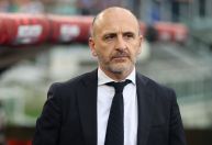 Diretor da Inter de Milão admite usar conta fake para seguir esposas de jogadores