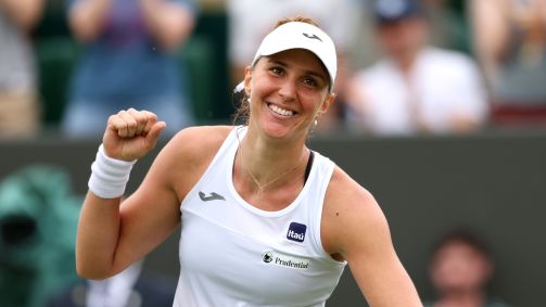 Bia Haddad Maia em ação contra Sorana Cirstea, em Wimbledon