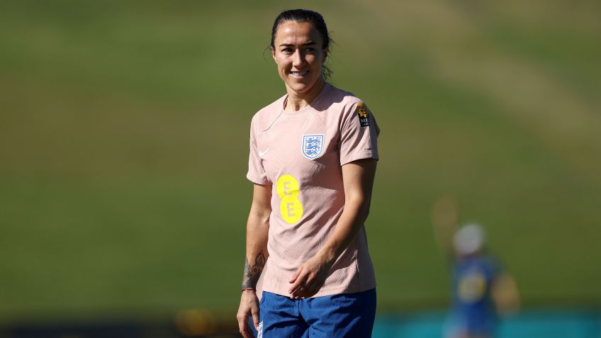 Lucy Bronze treina com a seleção inglesa para a Copa do Mundo Feminina / Naomi Baker - The FA/The FA via Getty Images