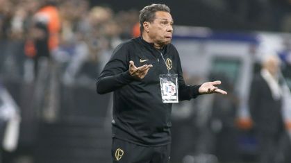 Luxemburgo em Corinthians x Universitario