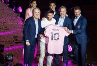 Messi é apresentado no Inter Miami com festa para milhares de torcedores