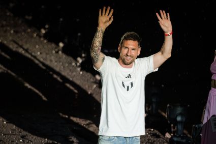 Messi é ovacionado pela torcida do Inter Miami