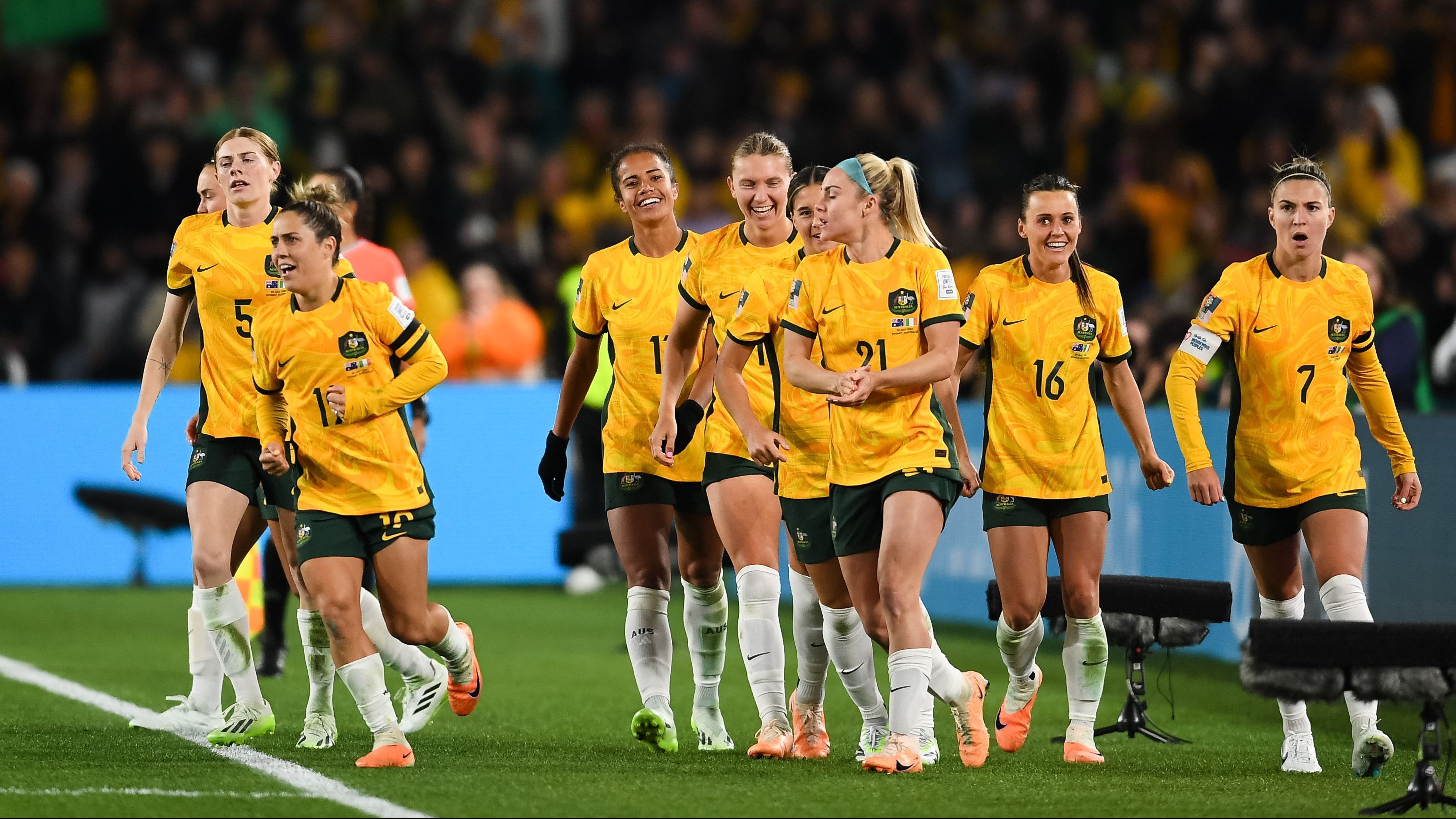 TIme da Austrália comemora vitória contra a Irlanda