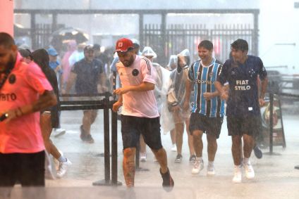 Torcedores de Grêmio e Cruzeiro na apresentação do Messi