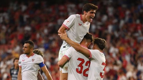 Sevilla comemora o gol de empate contra o Del Valle, que levou a decisão para os pênaltis