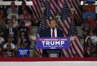 Análise: Por que os doadores de Trump estão pagando seus honorários advocatícios?