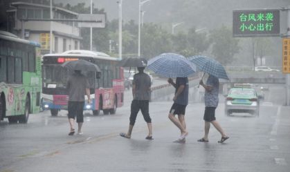 Supertufão pode despejar mais de 1000 milímetros de chuva na China, enquanto outra tempestade mortal se aproxima